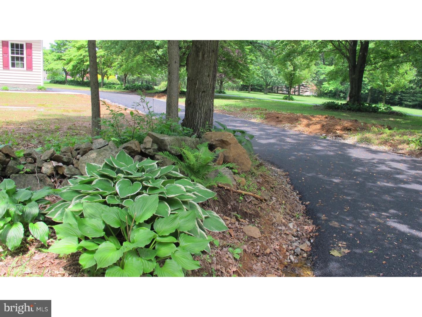 161 Sugarman Road Coatesville, PA 19320 - Photo 4 of 23 Driveway