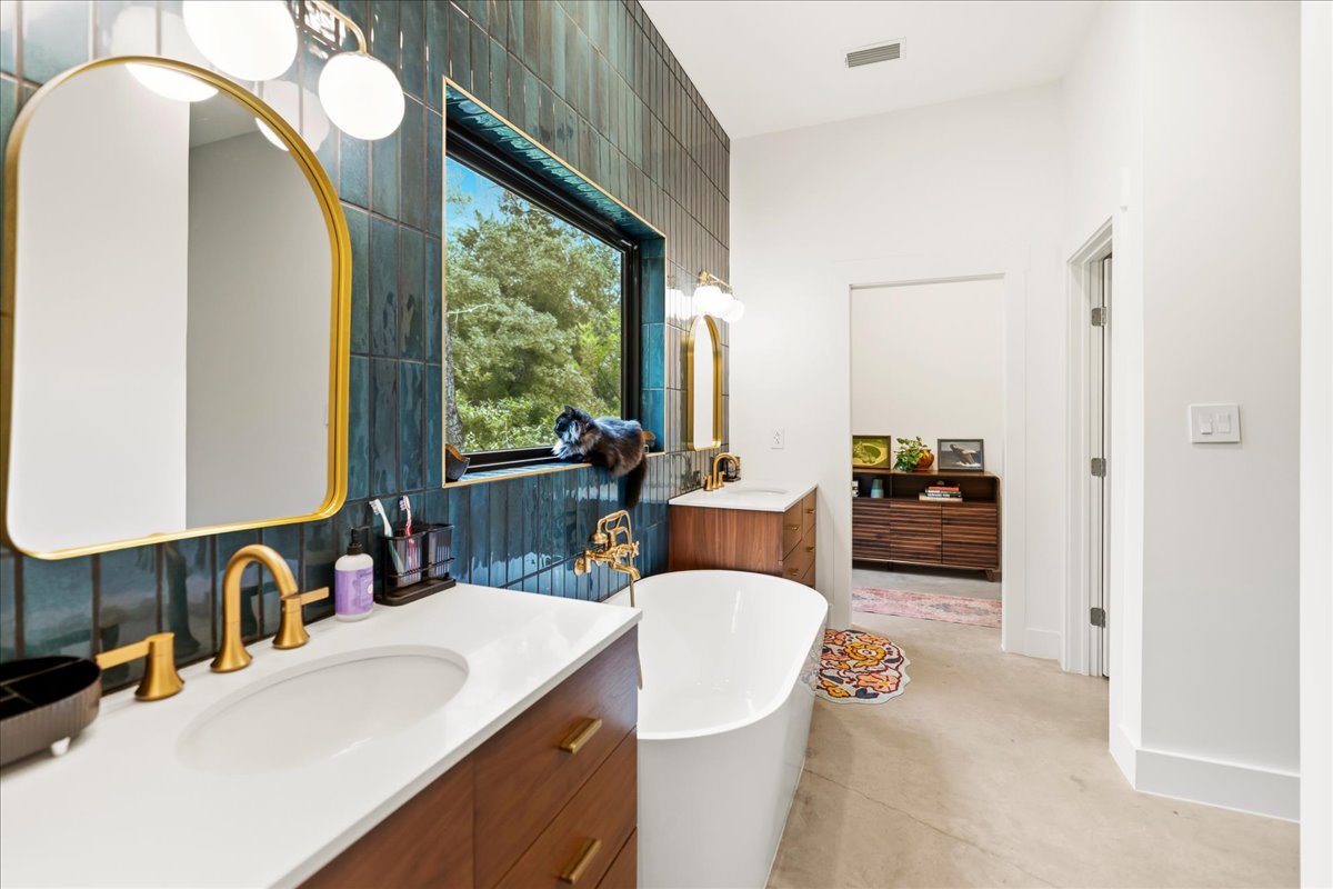 1550 Montell Road Wimberley, TX 78676 - Photo 8 of 40