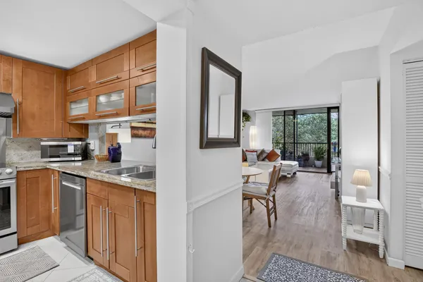 $289,000 | 7500 Northwest 1st Court, Unit 3023, Plantation, FL 33317
