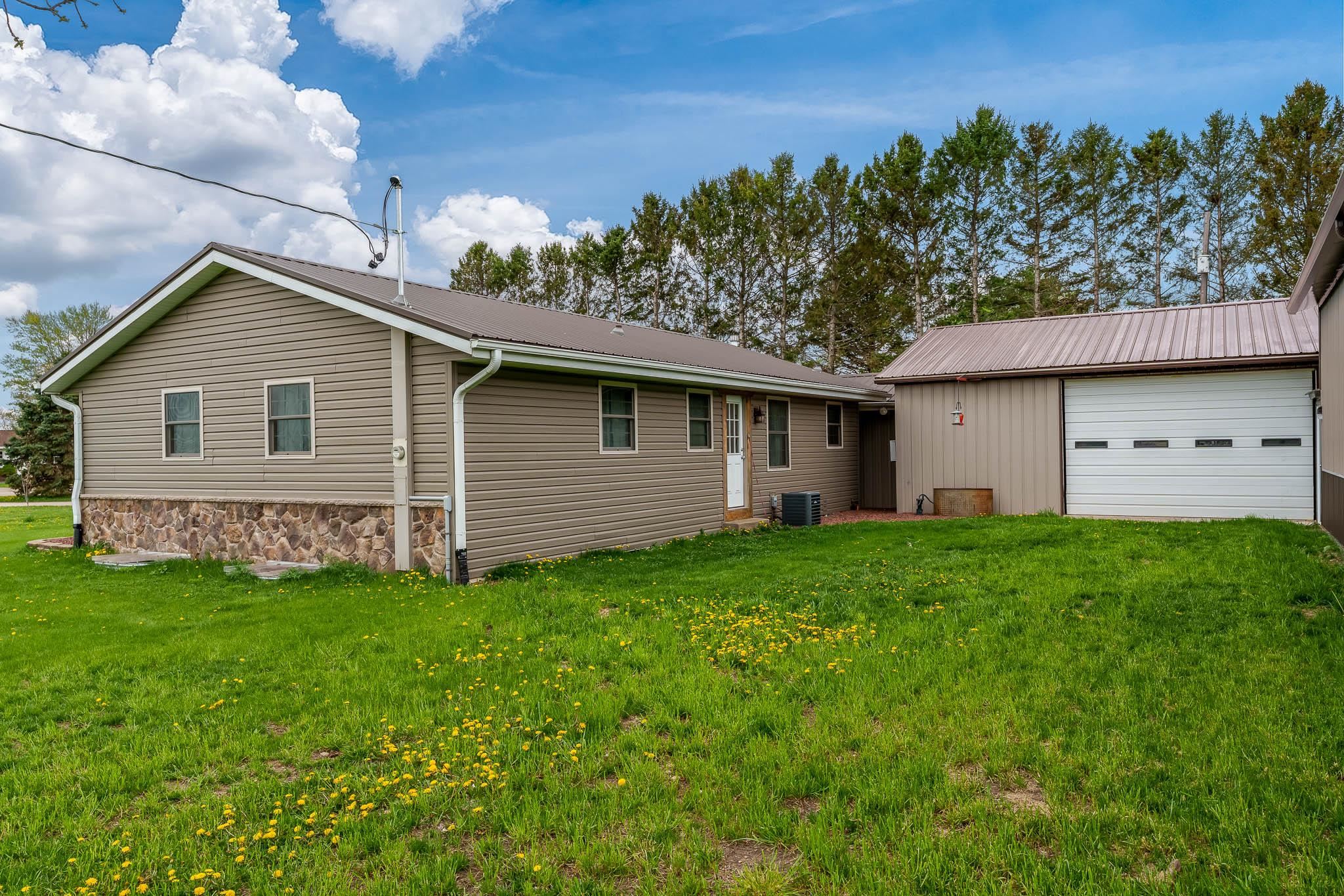 4701 East County Road South Beloit, WI 53511 - Photo 29 of 34