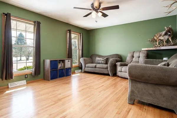 $525,000 | 4701 East County Road South, Beloit, WI 53511