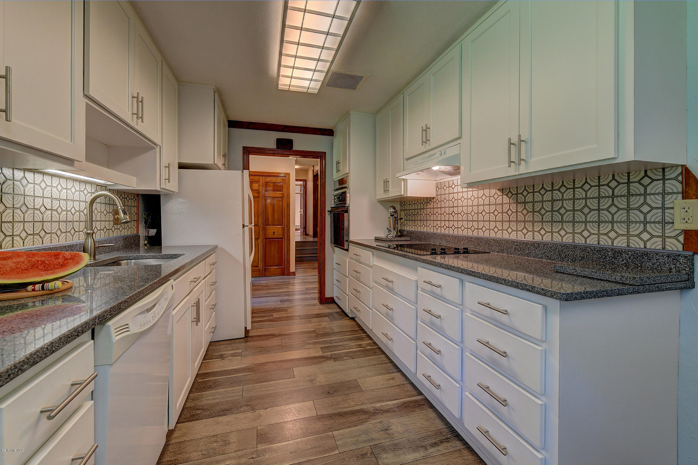 475 Hancock Road Pittsfield, MA 01201 - Photo 20 of 41 Kitchen