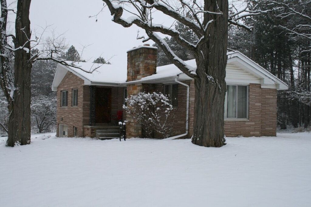 5460 Newberry Road Durand, MI 48429 - Photo 4 of 18 31280284-3.JPG
