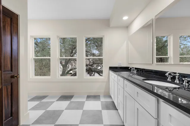 $595,000 | 452 North Jackson Street, La Grange, TX 78945