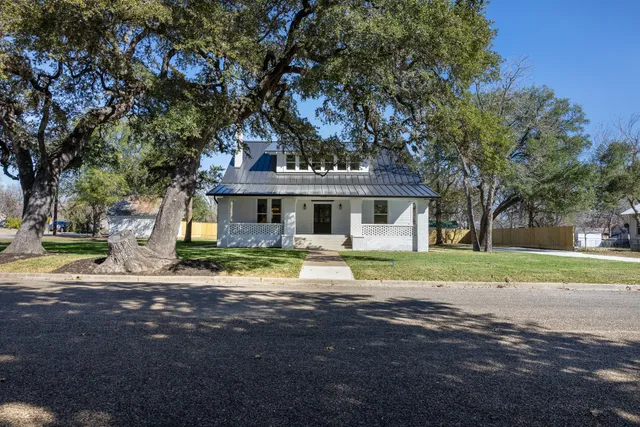 $595,000 | 452 North Jackson Street, La Grange, TX 78945