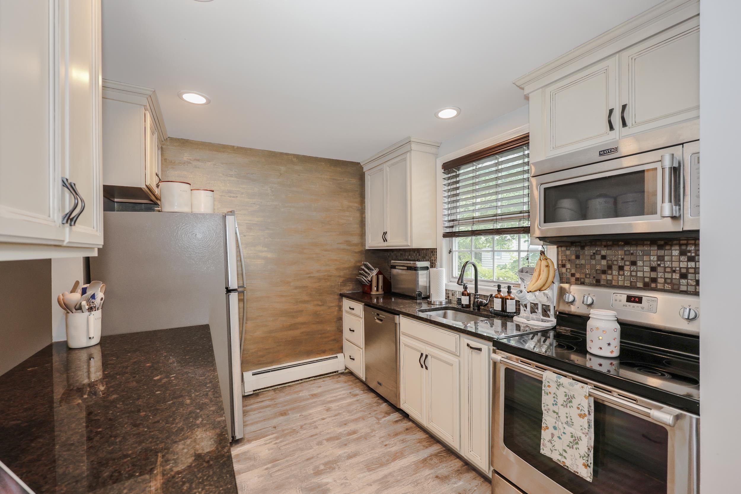 1465 Hooksett Road, Unit 117 Hooksett, NH 03106 - Photo 4 of 38