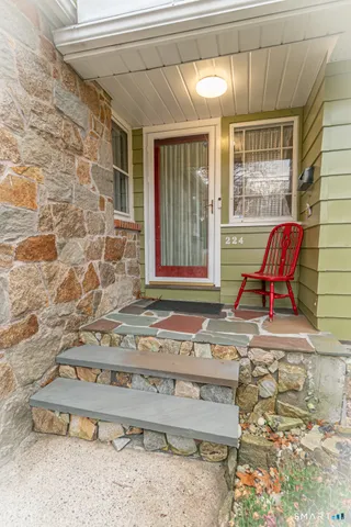 $695,000 | 224 Ray Road, New Haven, CT 06515