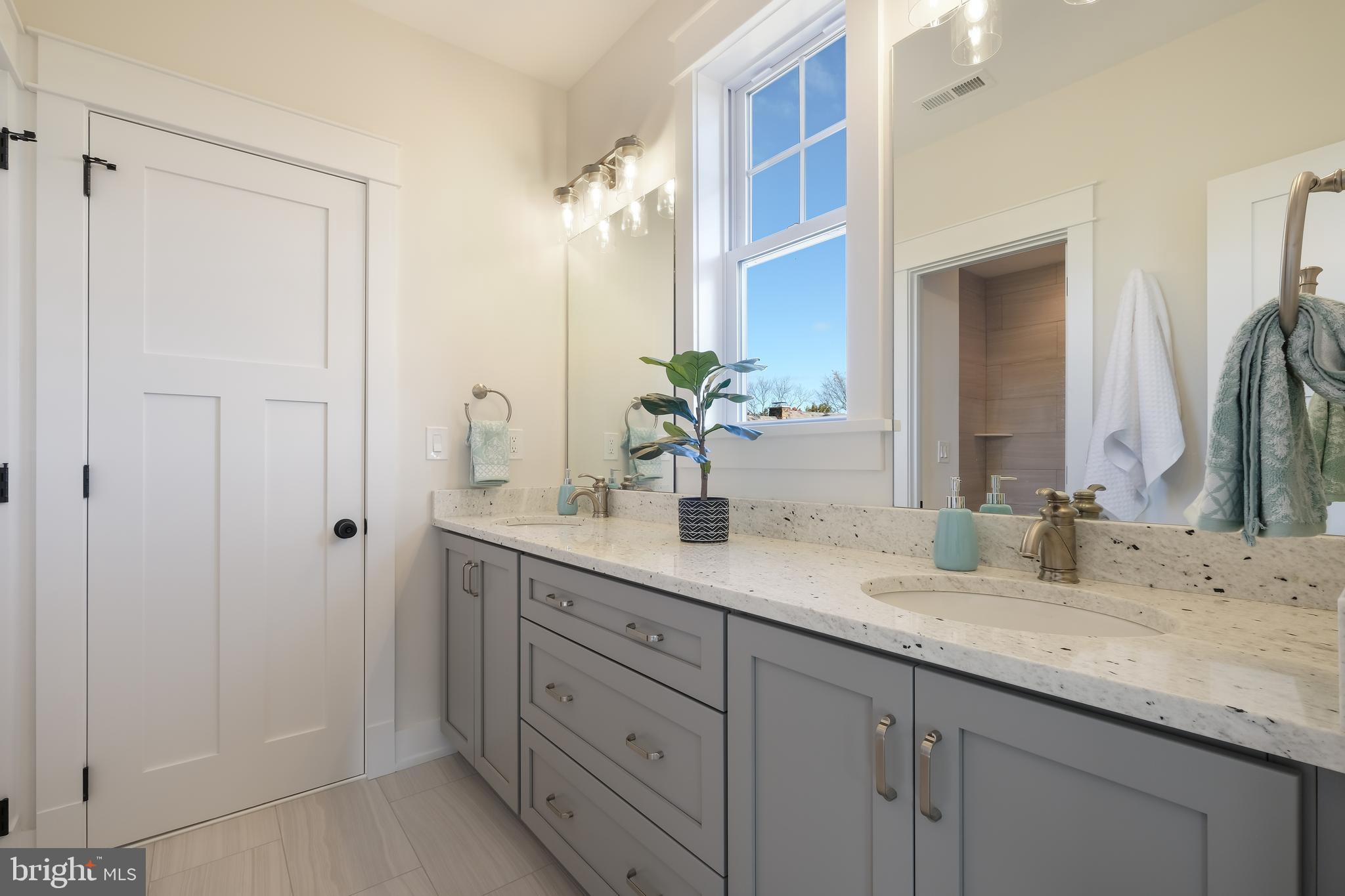 35 West Sandy Ridge Road Doylestown, PA 18901 - Photo 30 of 50 Jack & Jill Bathroom