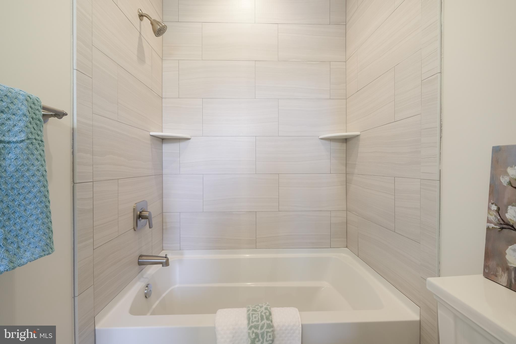 35 West Sandy Ridge Road Doylestown, PA 18901 - Photo 32 of 50 Jack & Jill Bathroom