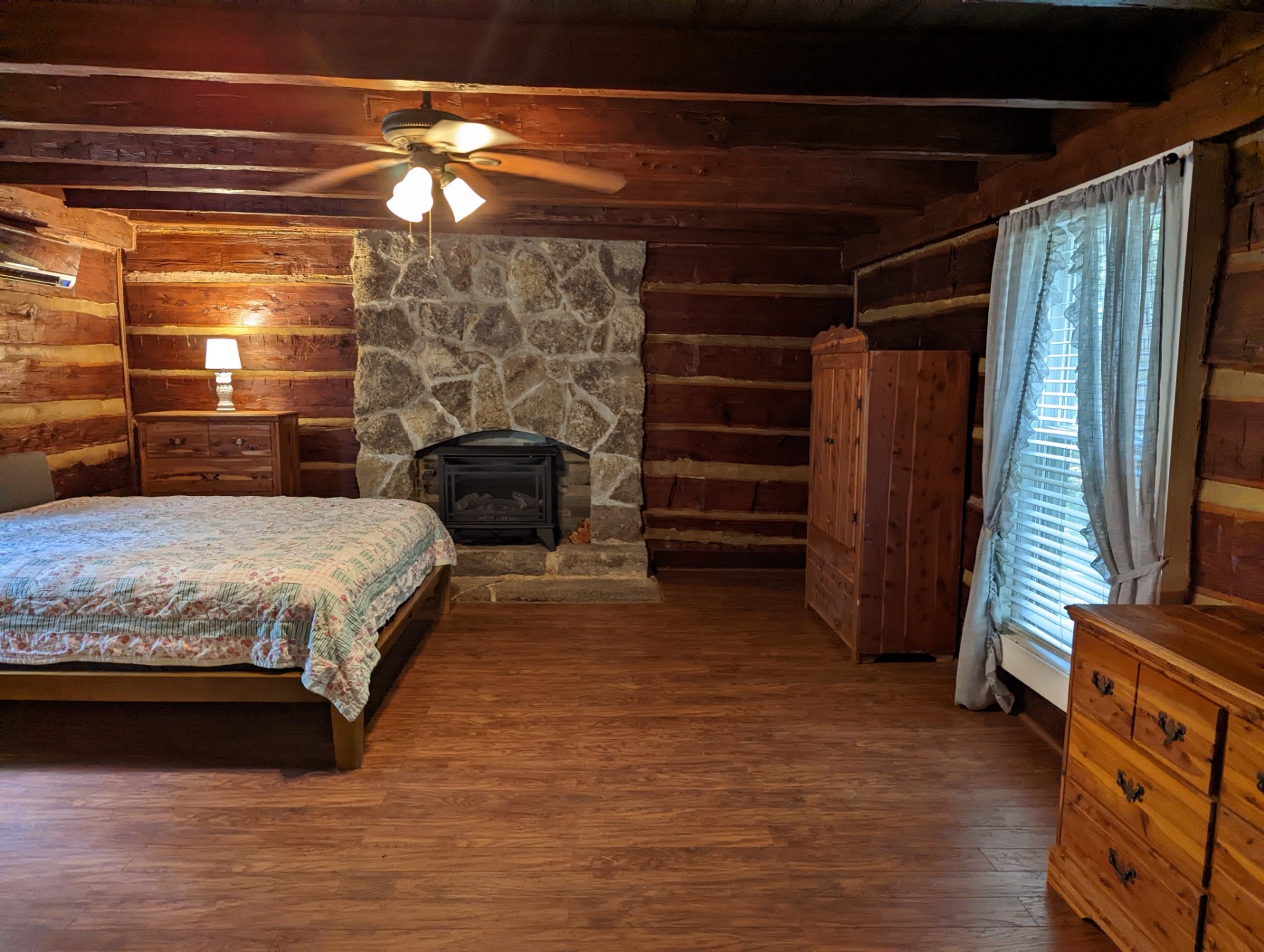 4747 Jones Road Christiana, TN 37037 - Photo 12 of 29 a bedroom with a bed next to a window