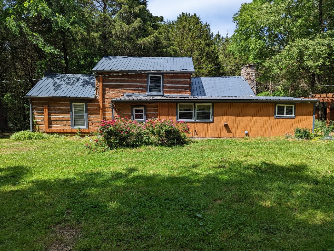 4747 Jones Road Christiana, TN 37037 - Photo 3 of 29 a front view of house with yard and green space