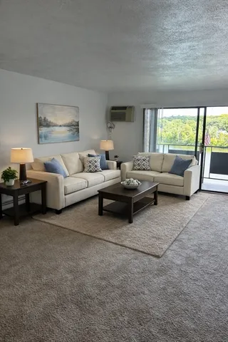 $2,100 | 2 Victory Road, Unit 27, Lynn, MA 01902