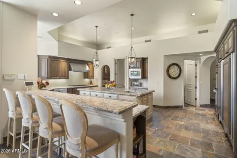 $6,000,000 | 6427 East Horseshoe Road, Paradise Valley, AZ 85253