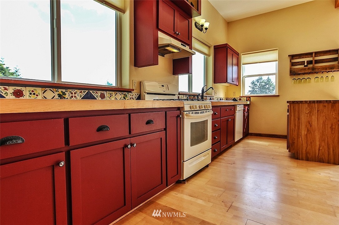 13121 Fagerud Road Southeast Olalla, WA 98359 - Photo 8 of 25 Gallery Image 8