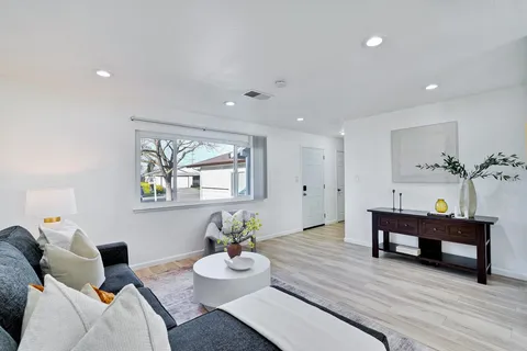 $1,088,888 | 961 Lambaren Avenue, Livermore, CA 94551