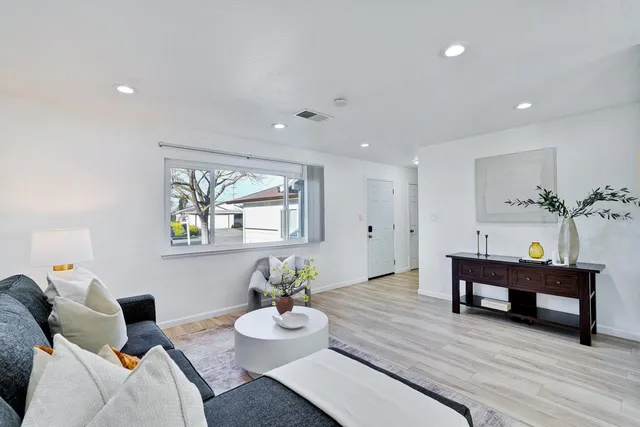 $1,088,888 | 961 Lambaren Avenue, Livermore, CA 94551