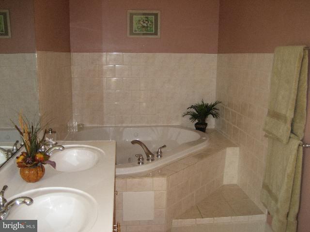 132 Fineview Road Camp Hill, PA 17011 - Photo 7 of 9 Gallery Image 7