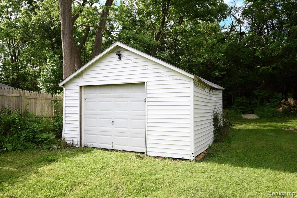 4411 Lenrose Avenue Flint, MI 48532 - Photo 11 of 12