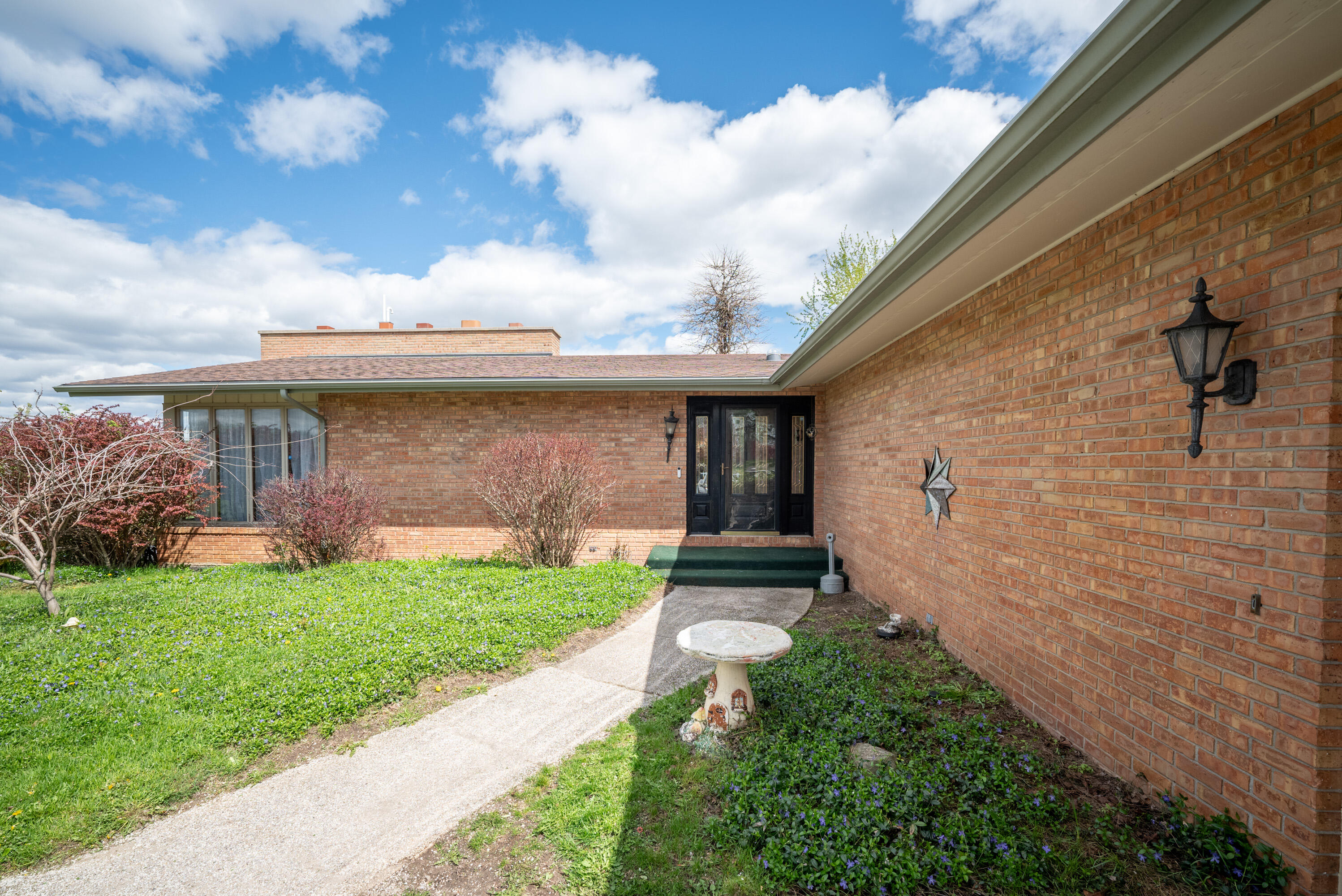 7751 South Sheridan Road Sheridan, MI 48884 - Photo 2 of 33 2