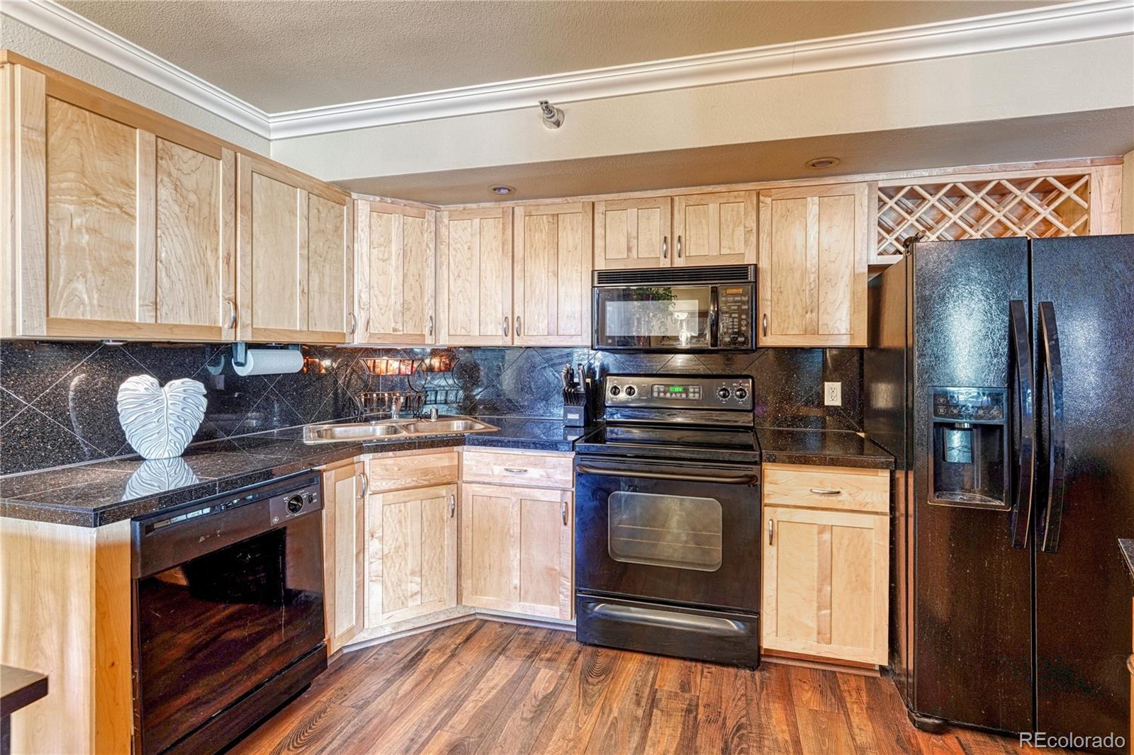 601 West 11th Avenue, Unit 221 Denver, CO 80204 - Photo 9 of 35