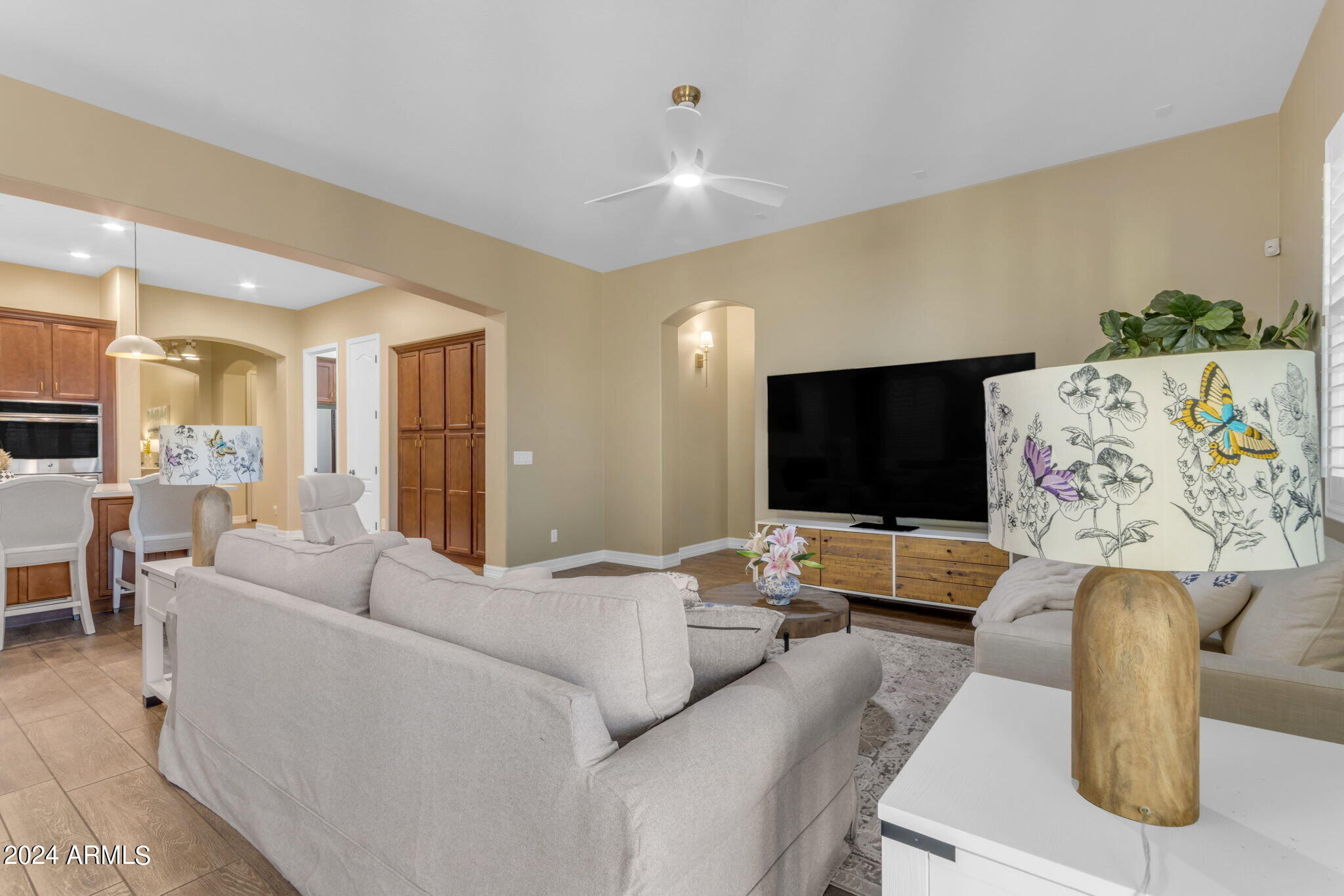 3830 East Rakestraw Lane Gilbert, AZ 85298 - Photo 13 of 50 013_12-web-or-mls-12_040_a4m_breal_1.jpg