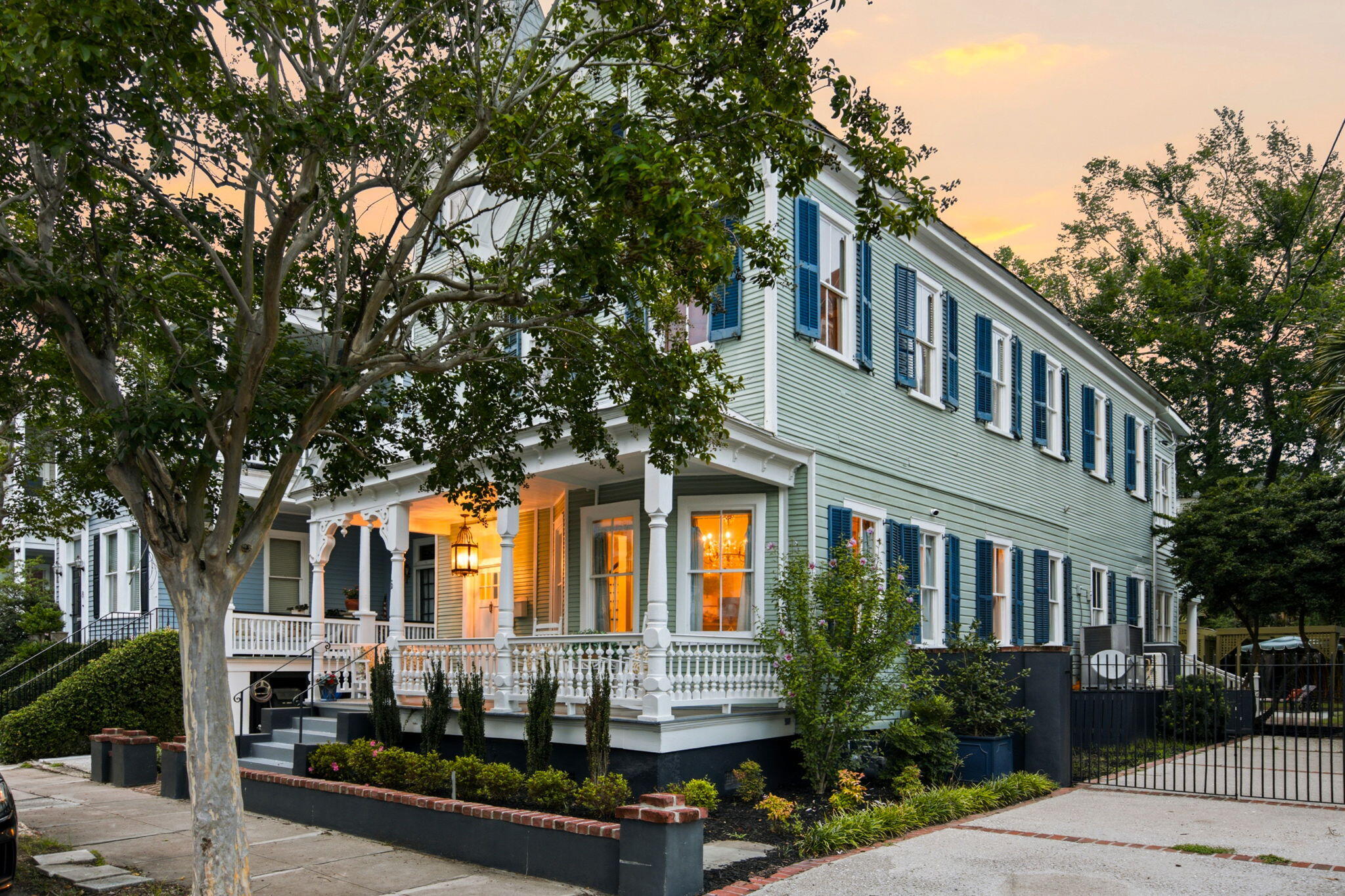6 Rutledge Avenue Charleston, SC 29401 - Photo 2 of 110 2-web-or-mls-Dusk-3