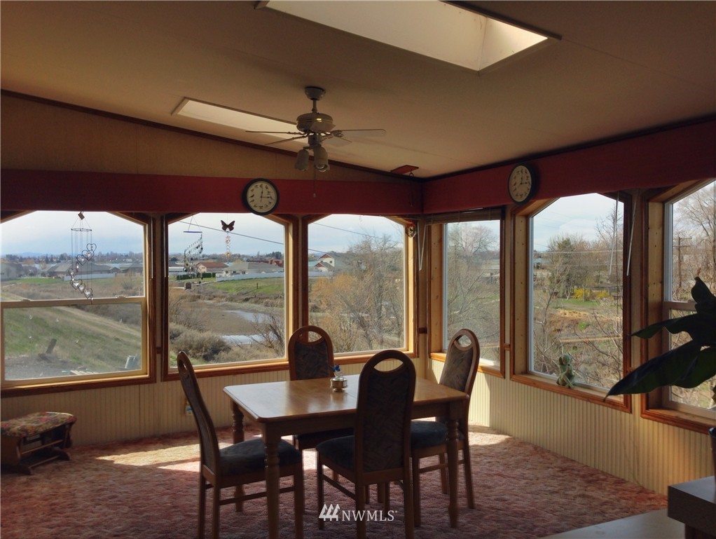 7513 Cole Road Northeast Moses Lake, WA 98837 - Photo 3 of 25 Gallery Image 3