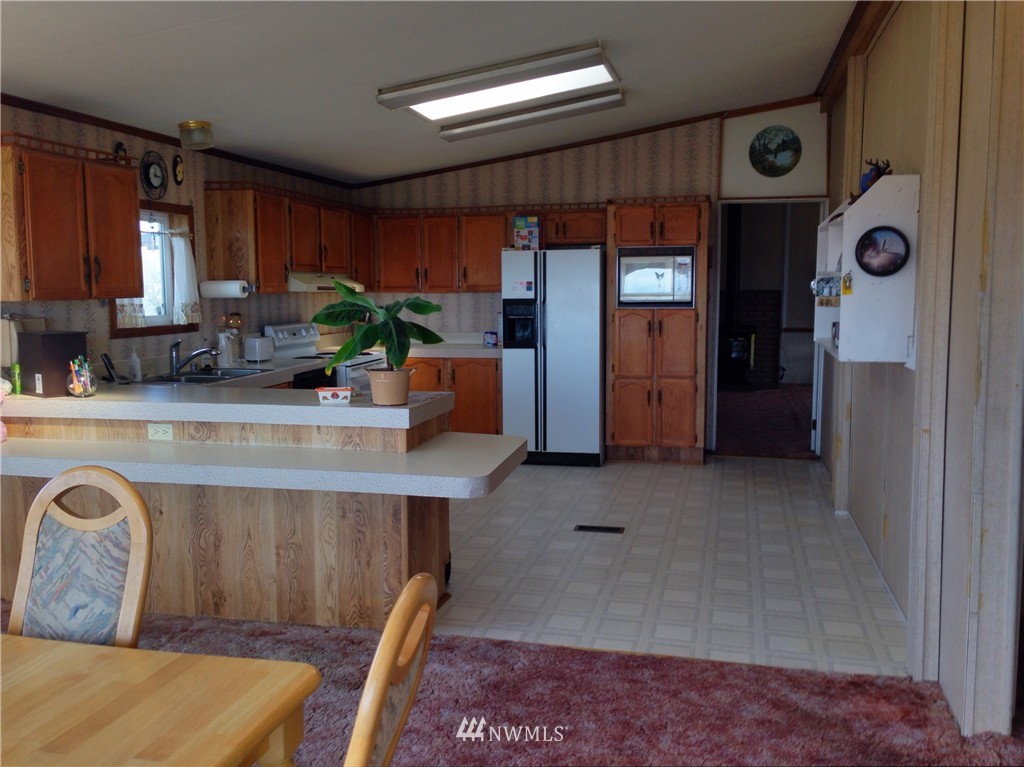7513 Cole Road Northeast Moses Lake, WA 98837 - Photo 5 of 25 Gallery Image 5