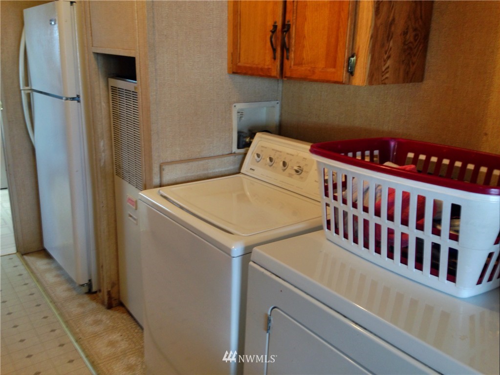 7513 Cole Road Northeast Moses Lake, WA 98837 - Photo 8 of 25 Gallery Image 8