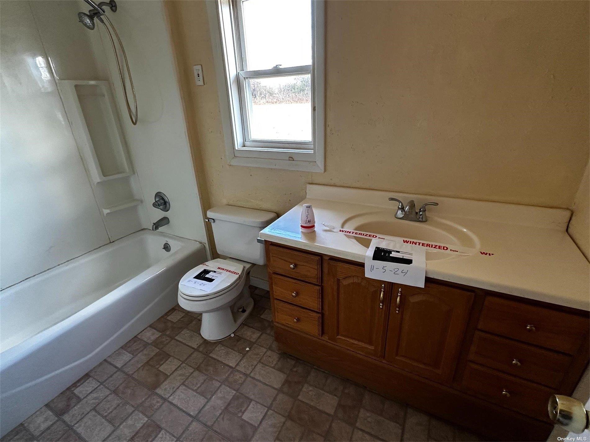 2468 River Road Calverton, NY 11933 - Photo 12 of 20