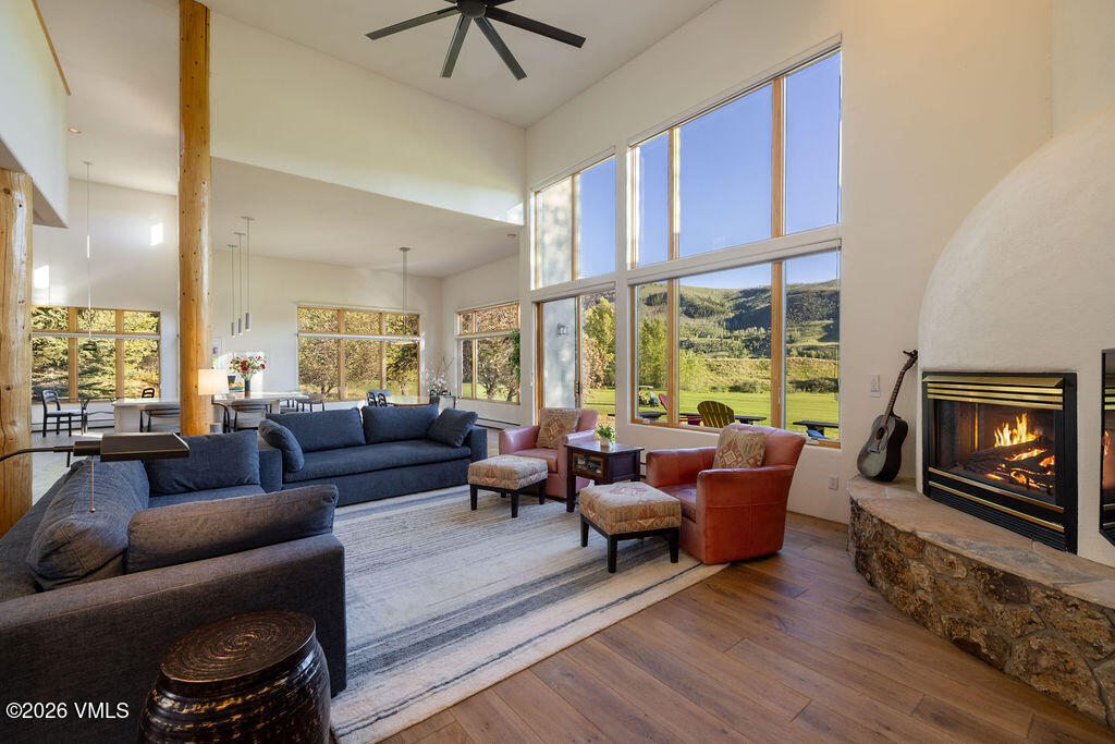 21 Conestoga Circle Edwards, CO 81632 - Photo 7 of 38 2606_21_conestoga_interior_living_a