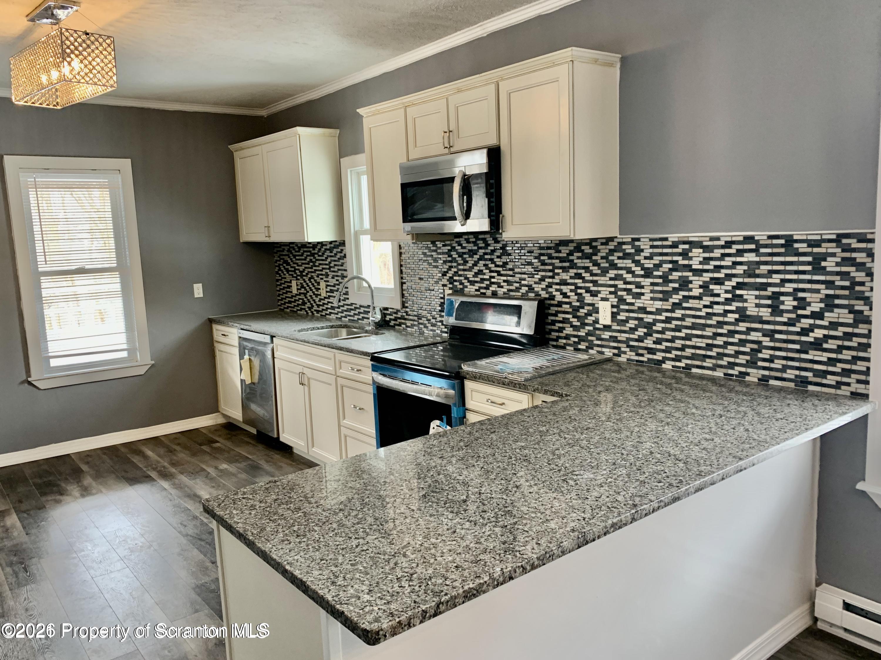 29 Rittenhouse Street Simpson, PA 18407 - Photo 11 of 33 Kitchen