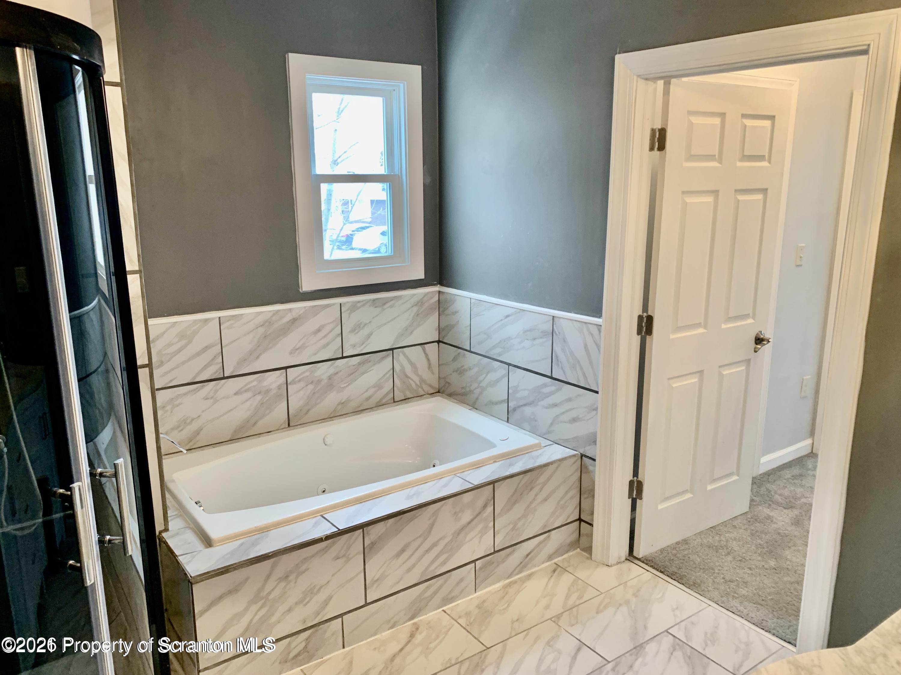 29 Rittenhouse Street Simpson, PA 18407 - Photo 14 of 33 Master Bathtub