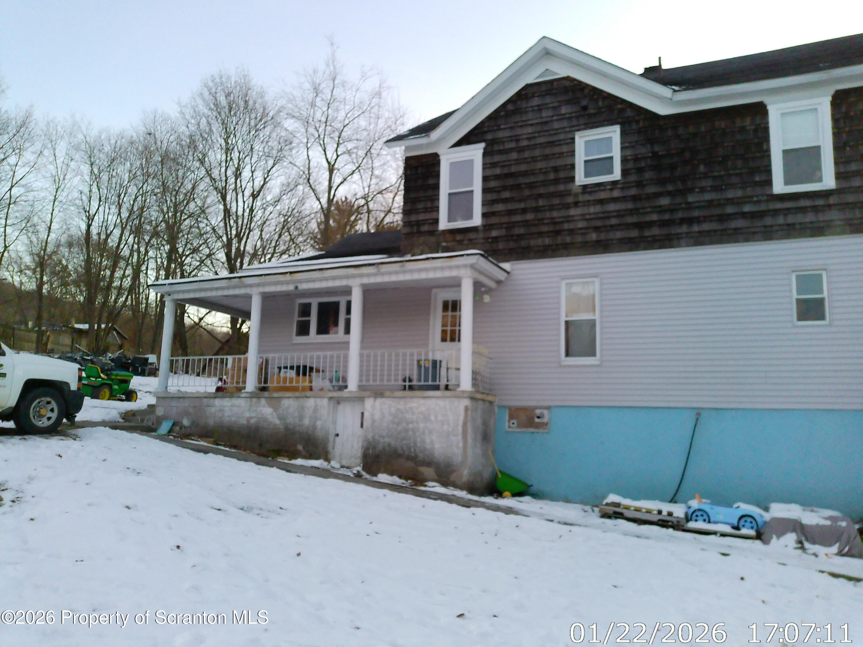 29 Rittenhouse Street Simpson, PA 18407 - Photo 4 of 33 Side