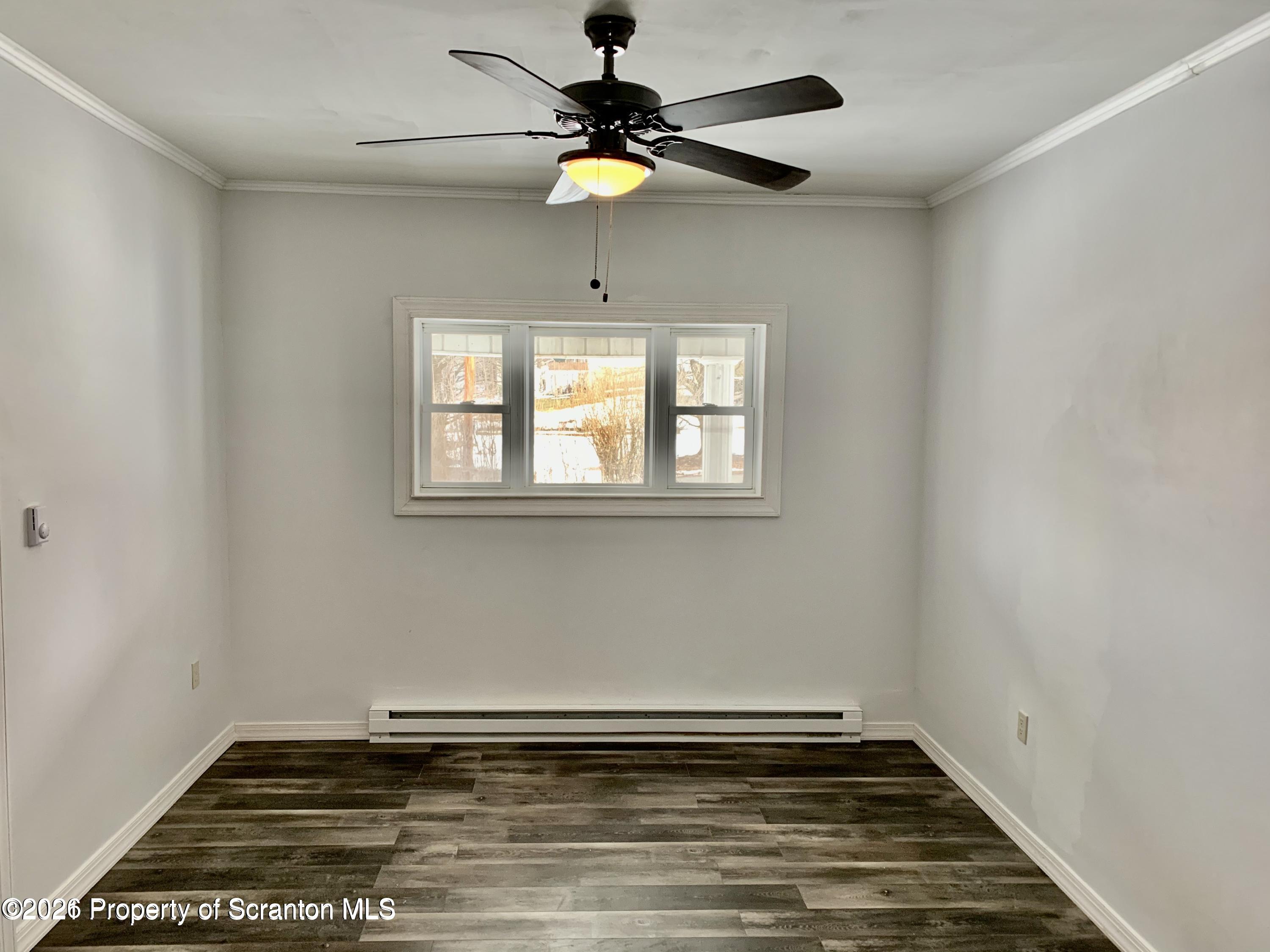 29 Rittenhouse Street Simpson, PA 18407 - Photo 7 of 33 Living Room