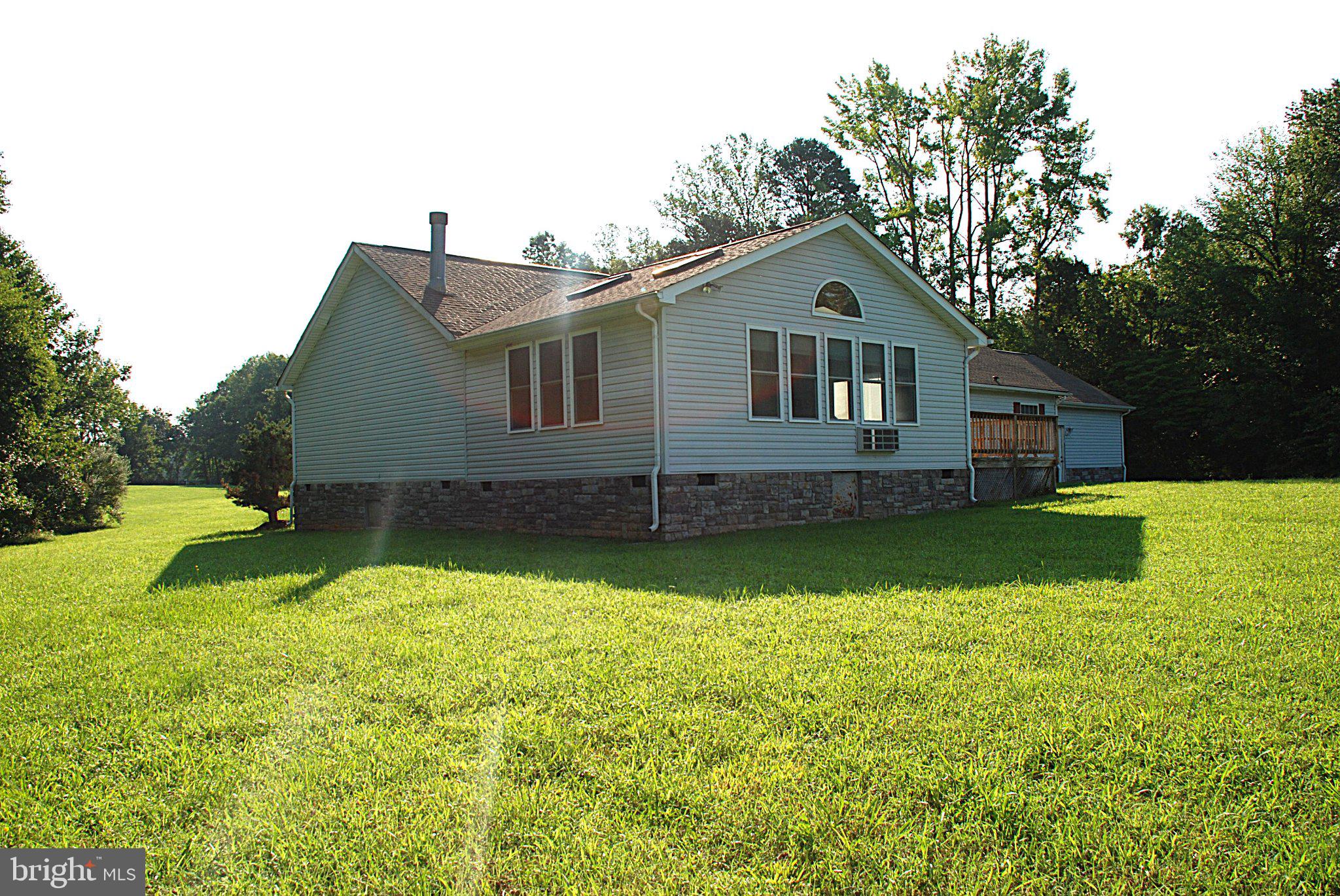 4508 Lewiston Road Bumpass, VA 23024 - Photo 24 of 84 Charming home on lush green grounds.