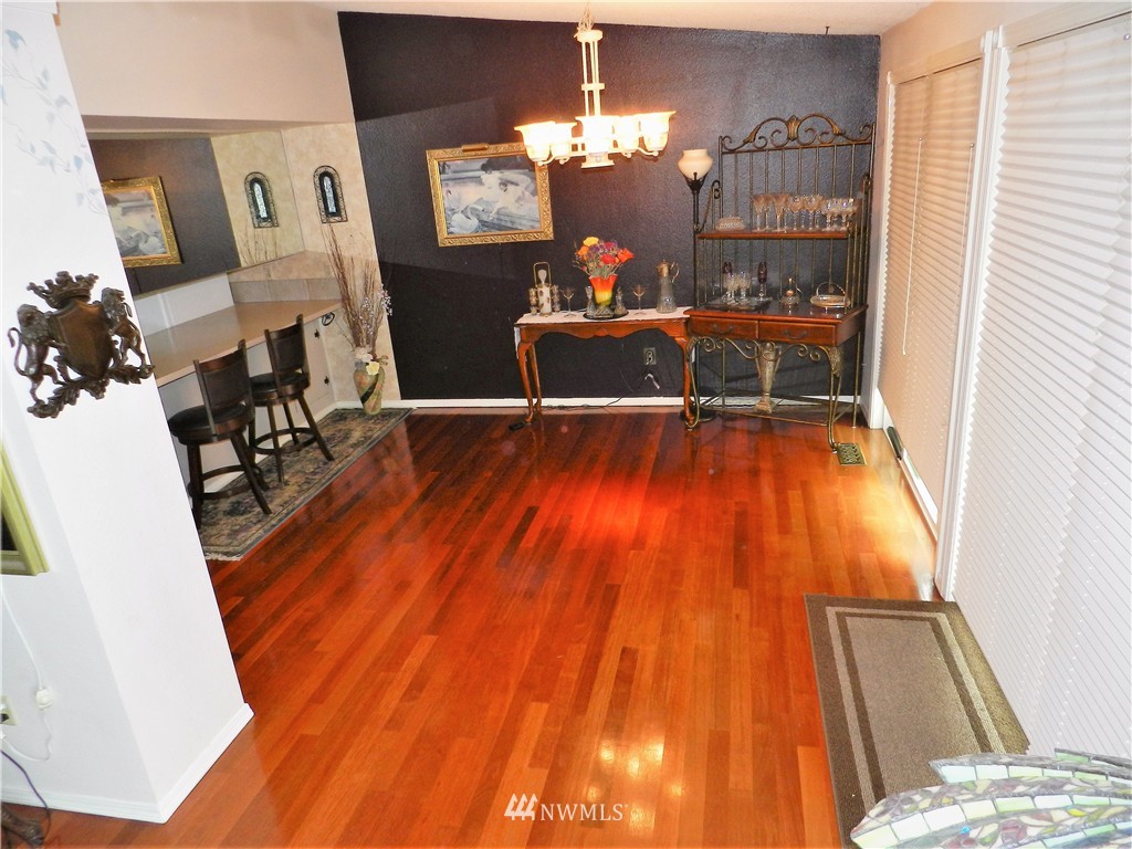 22511 4th Avenue Southeast Bothell, WA 98021 - Photo 4 of 18