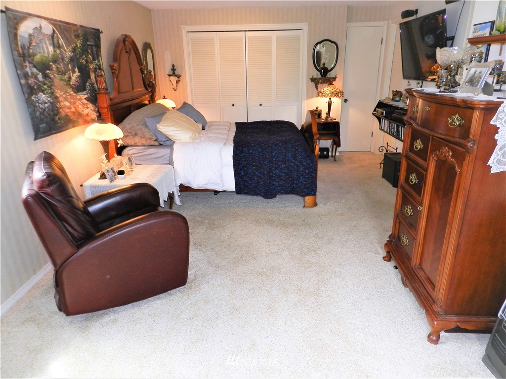 22511 4th Avenue Southeast Bothell, WA 98021 - Photo 7 of 18