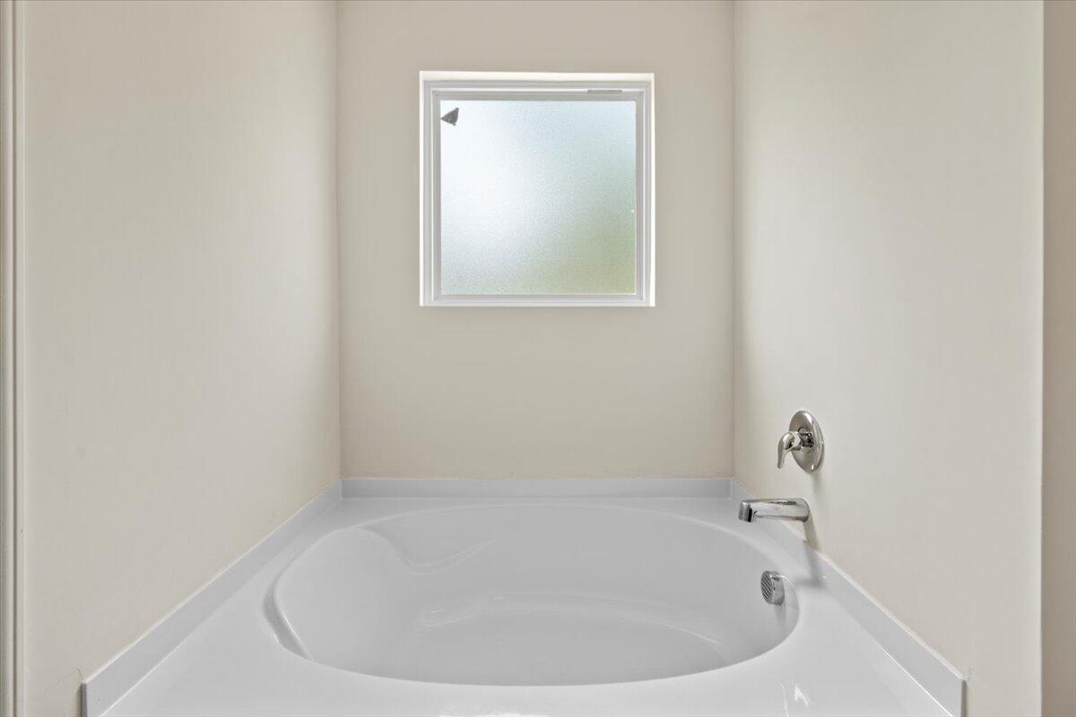 6106 Vermilion Loop Road Graniteville, SC 29829 - Photo 27 of 44 27-Owners Bathroom