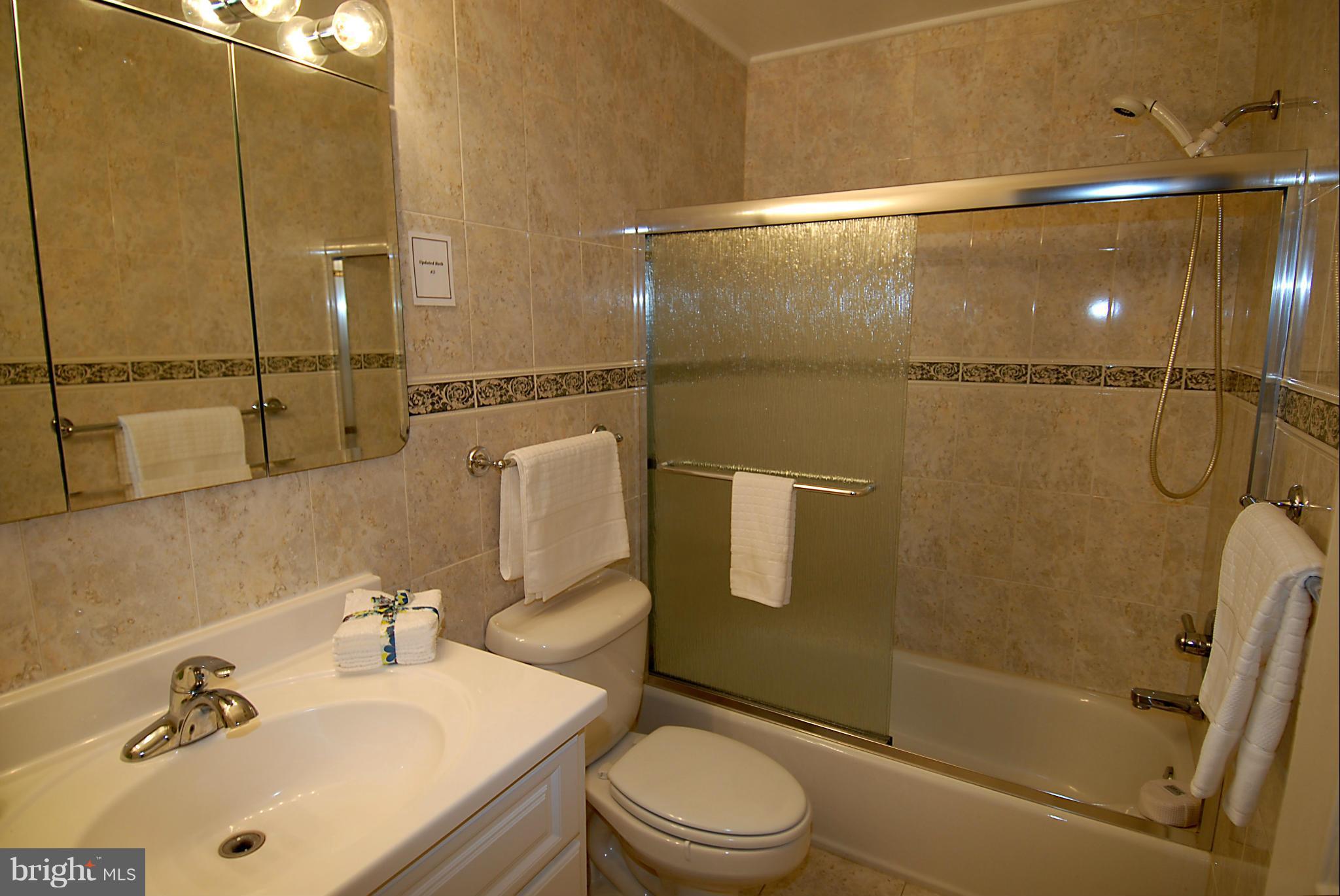 5909 Little Falls Road Arlington, VA 22207 - Photo 14 of 30 Bath