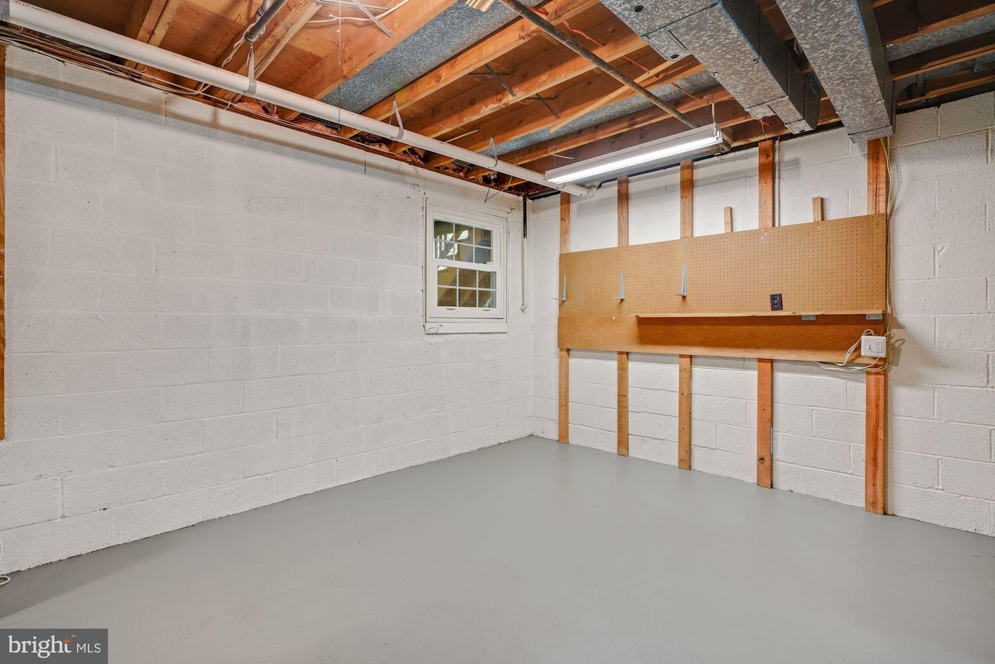 8600 Atwell Road Potomac, MD 20854 - Photo 25 of 33 Workshop Space