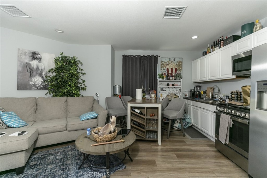 10615 San Fernando Road Pacoima, CA 91331 - Photo 30 of 32