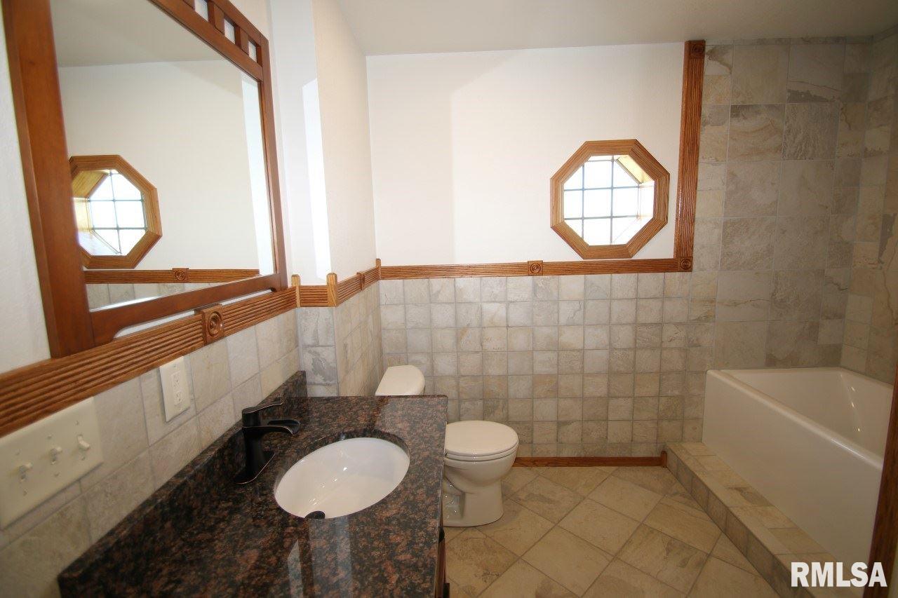 1306 Bridgeport Road Maquon, IL 61458 - Photo 18 of 36