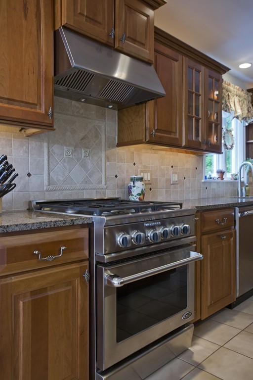 52 Hummingbird Lane West Springfield, MA 01089 - Photo 8 of 30