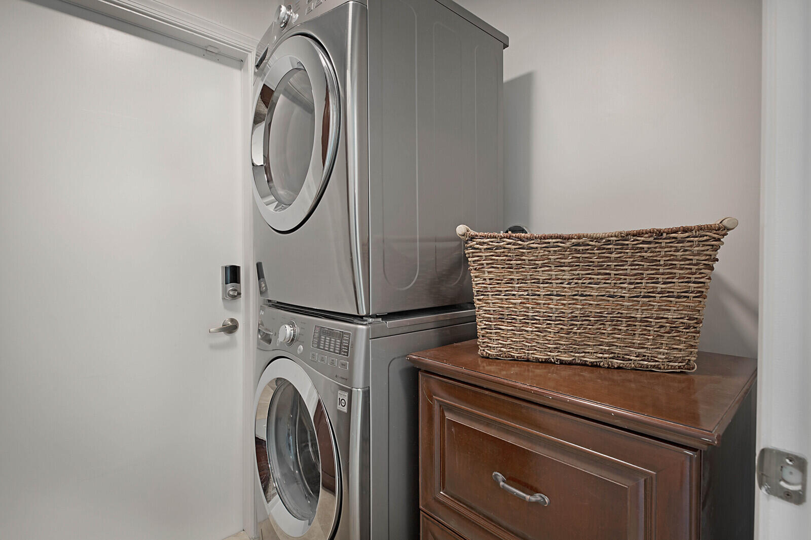9485 Baritone Court Boca Raton, FL 33496 - Photo 22 of 47 Laundry Room