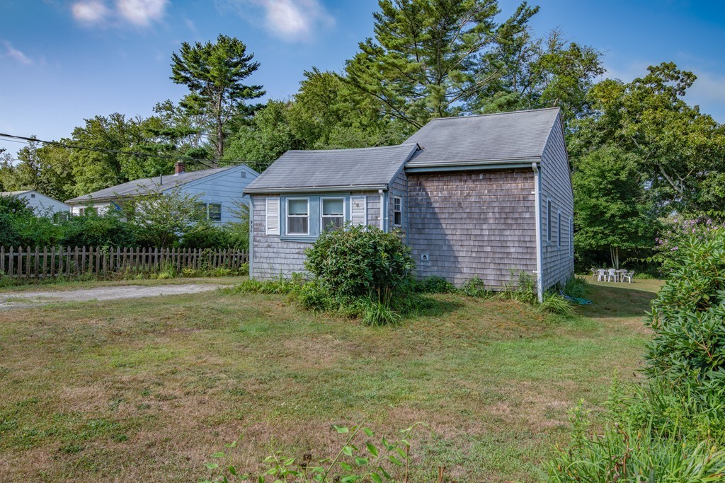 934 Point Road Marion, MA 02738 - Photo 3 of 16