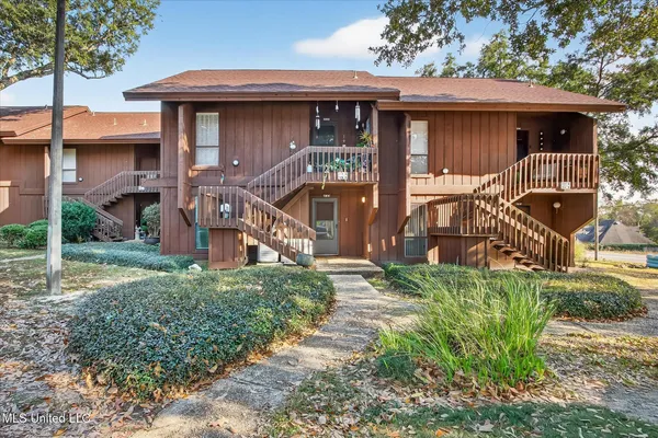 $99,999 | 126 Molokai, Unit G, Diamondhead, MS 39525