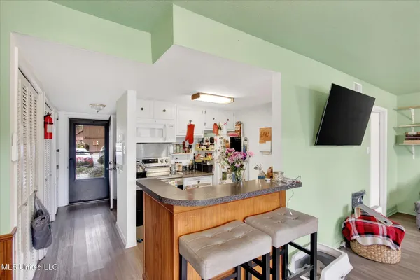 $99,999 | 126 Molokai, Unit G, Diamondhead, MS 39525