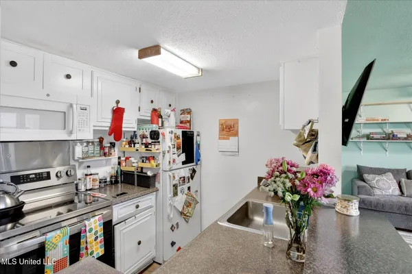 $99,999 | 126 Molokai, Unit G, Diamondhead, MS 39525