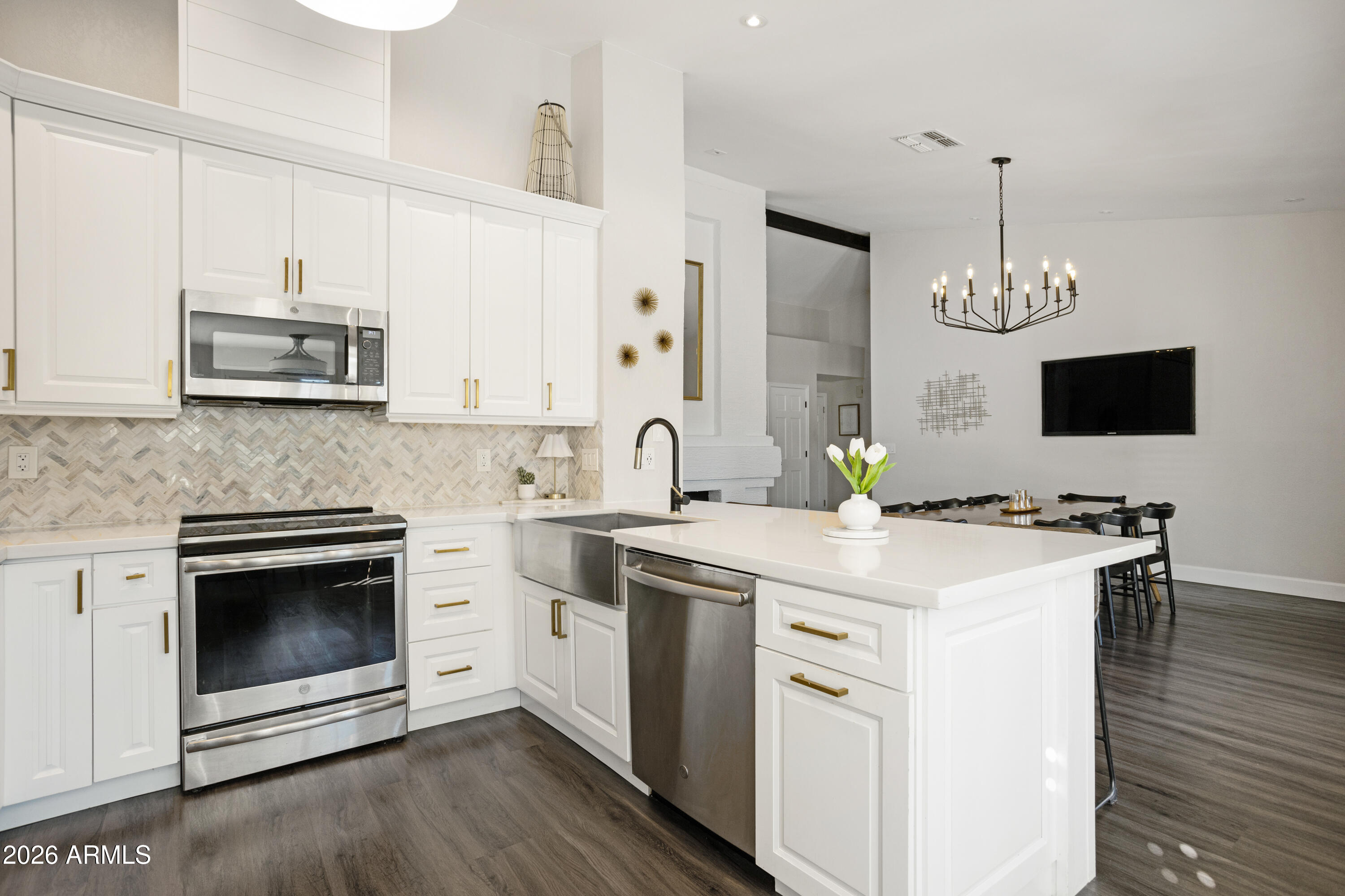 601 East Silver Creek Road Gilbert, AZ 85296 - Photo 13 of 47 Kitchen view 3